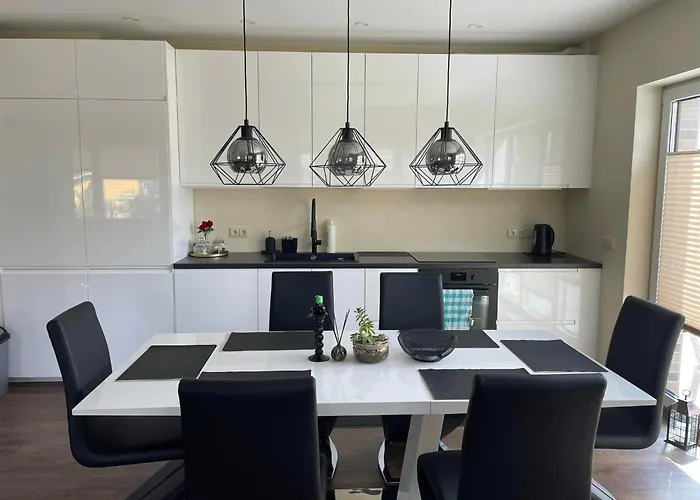 Aerodromas! Kunigiskiai פלאנגה